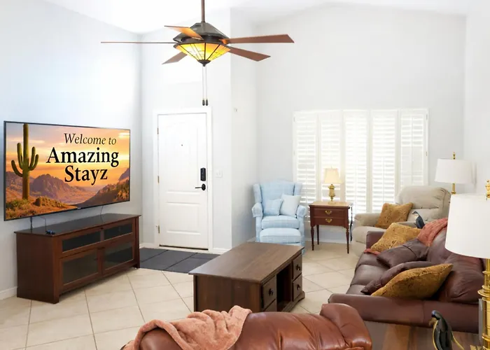Holiday home King Beds | Fast 5g Wifi | 75in Tvs | You're Home! *