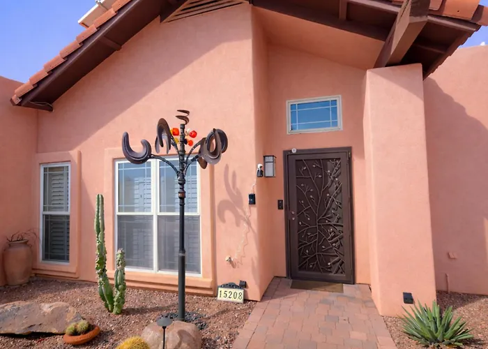 King Beds | Fast 5g Wifi | 75in Tvs | You're Home! Holiday home *