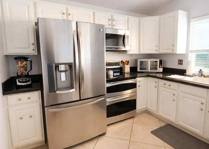 King Beds | Fast 5g Wifi | 75in Tvs | You're Home! Phoenix