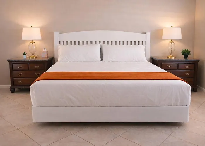 King Beds | Fast 5g Wifi | 75in Tvs | You're Home! Holiday home